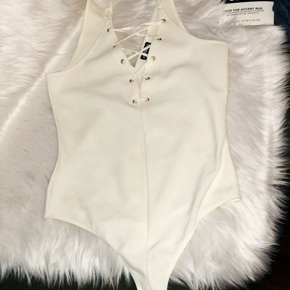 🚨🚨🌺 Express Bodysuits 🌺🚨🚨sz M